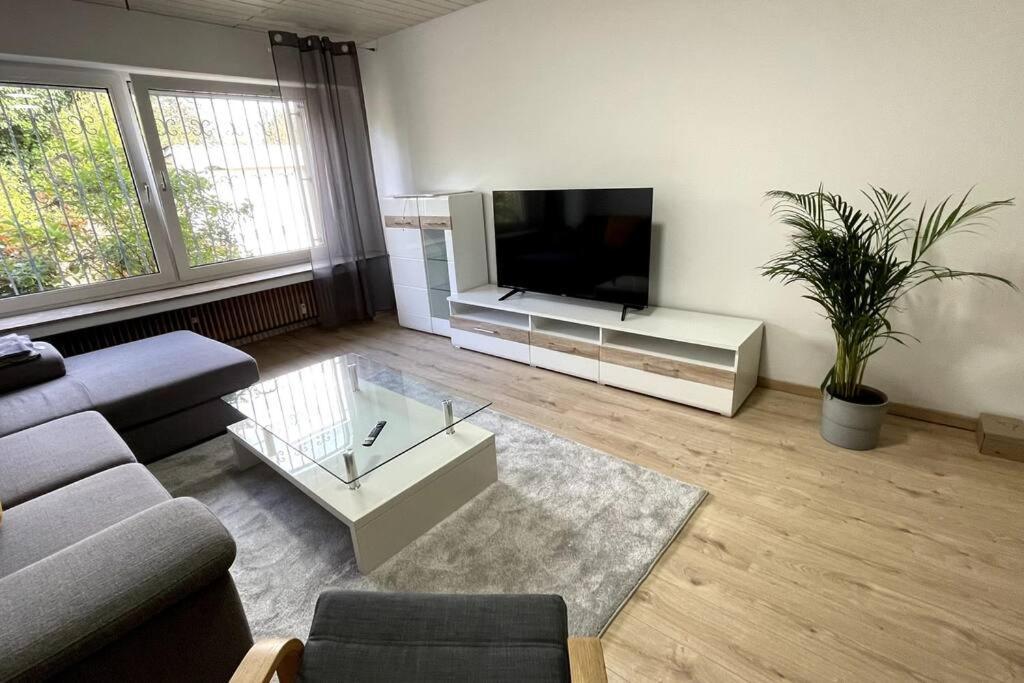 האם Apart70-Modern Design I Garden With Terrace I Smart Tv I Free Parking I Free Wifi מראה חיצוני תמונה
